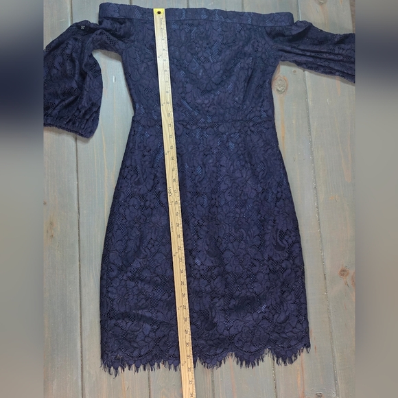 Trina Turk Navy Lace Off Shoulder Dress Size 2 Puff Sleeve Scalloped Hem - Picture 9 of 15